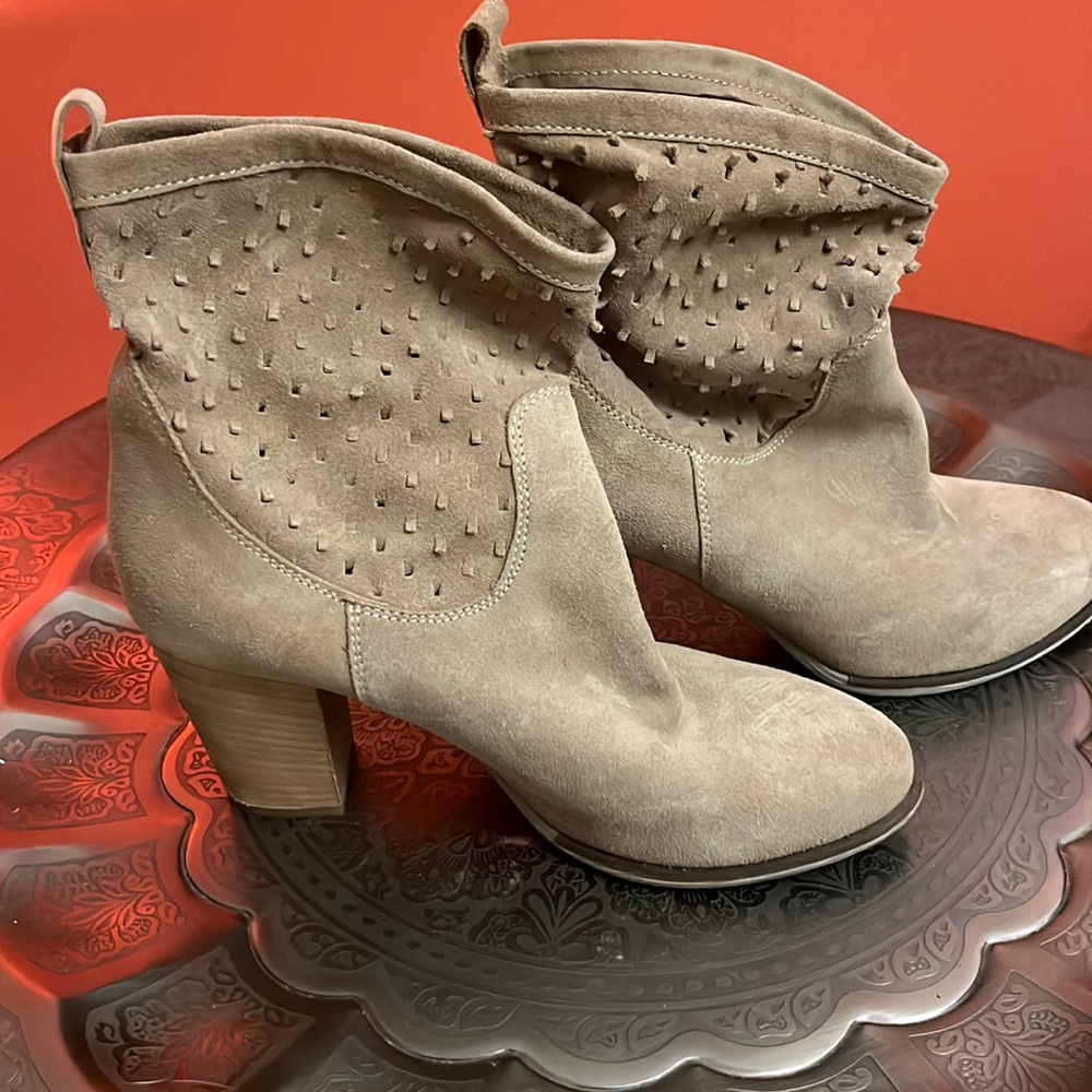 Beige like new suede booties
